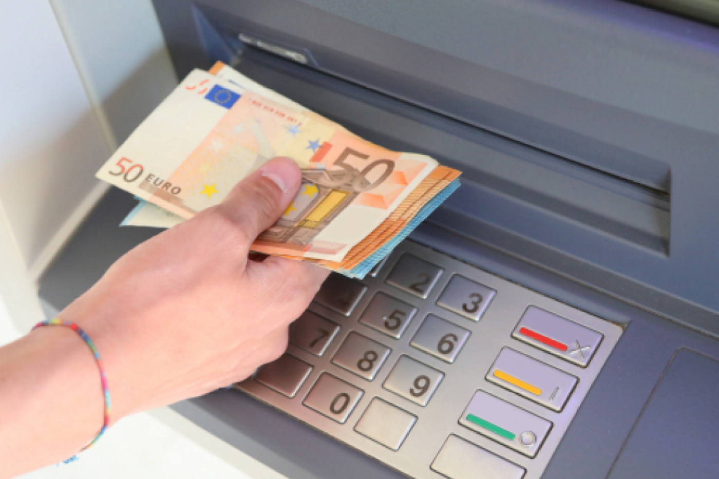 Make cash deposits